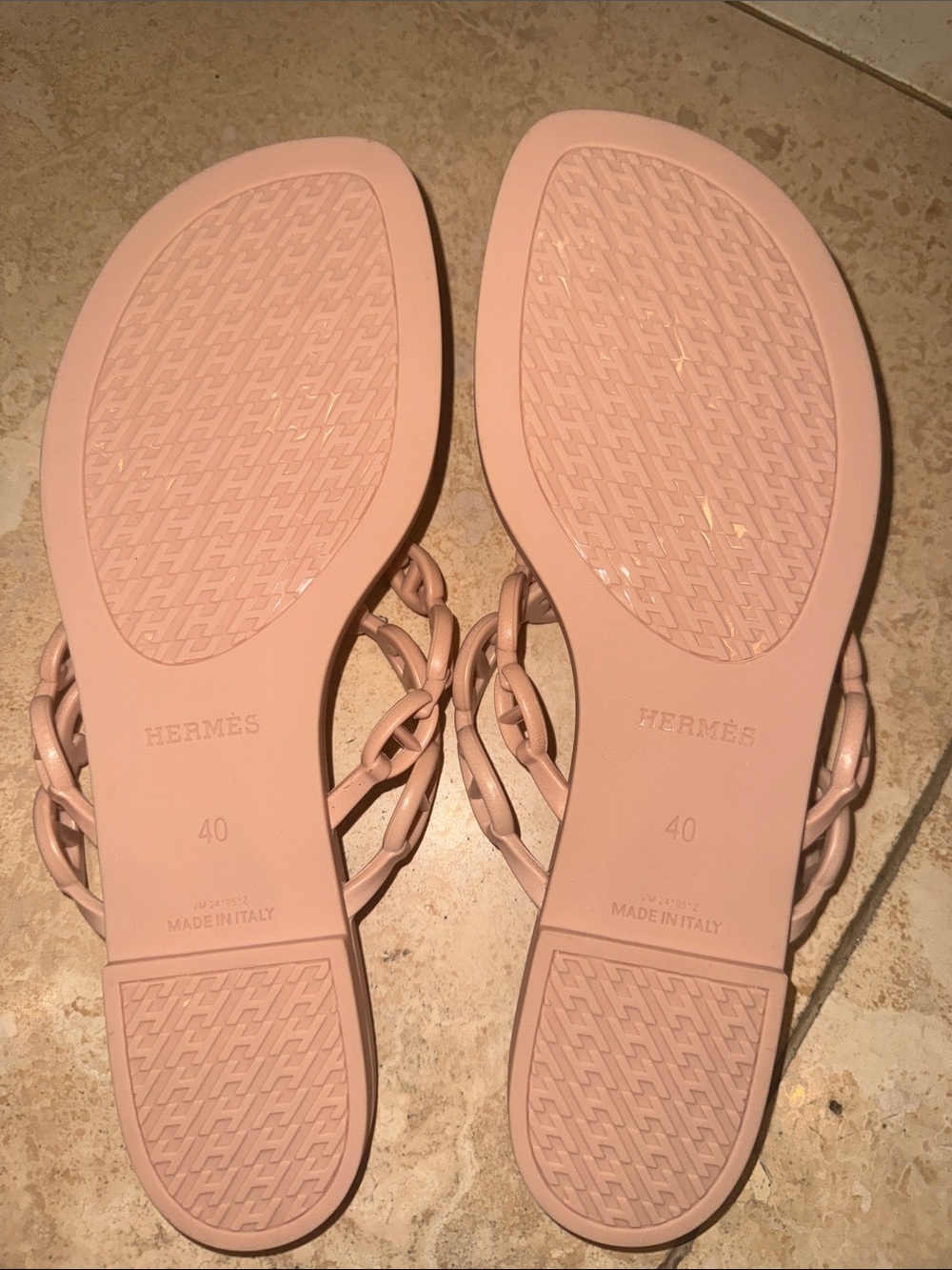 Hermes flip flops never worn - Picture 4 of 5